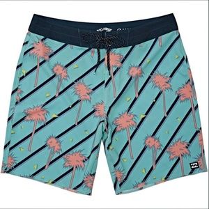 Size 34 Billabong Sundays Pro Boardshorts, 19"